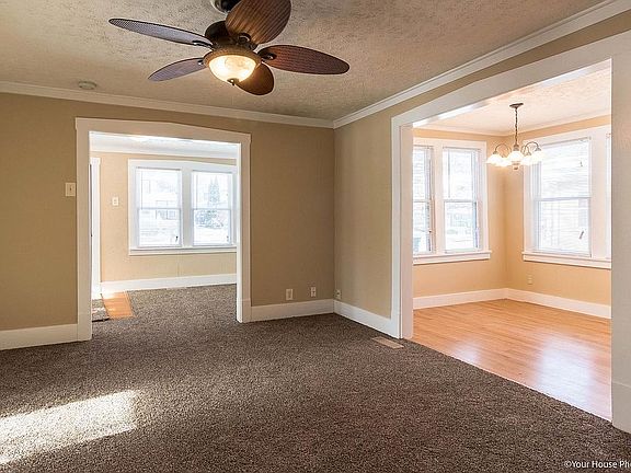 4th image of 33613 N Forest Dr