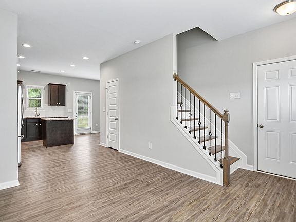 2nd image of 218 Day Lily St