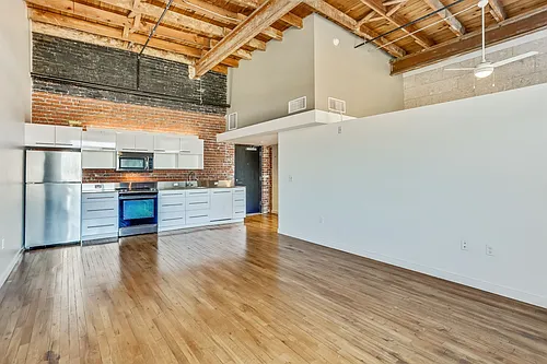 520Commerce Photo 1