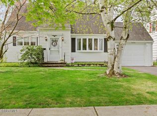 41 John David Ln, Albany, NY 12208