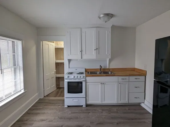 921 Western Ave, 921 Western Ave #3, Manchester, ME 04351