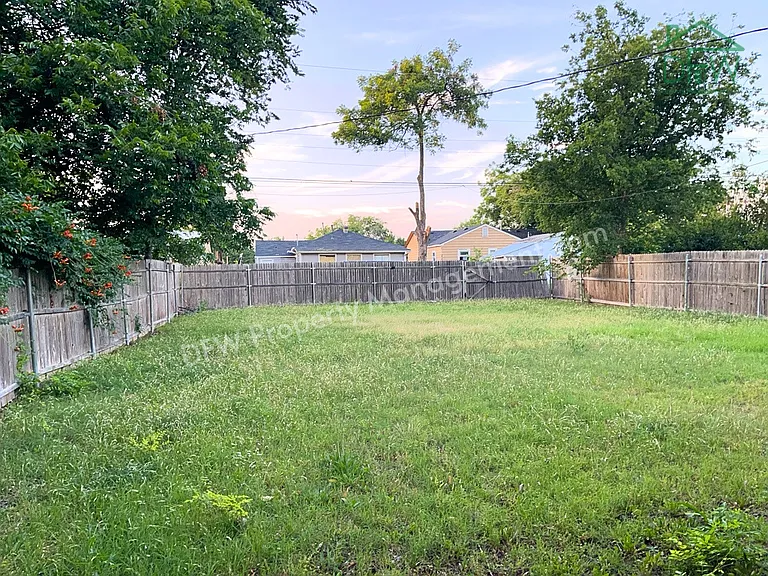1713 NW Irwin Ave — Photo 15