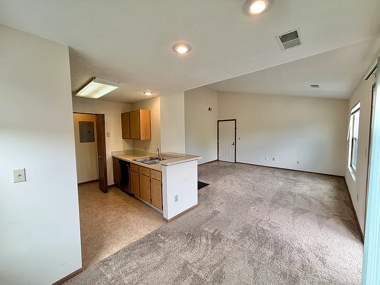 Royal Oaks Apartments — Photo 47
