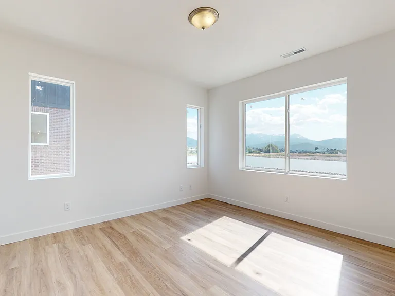1322 S Sawmill Blvd #508 — Photo 6