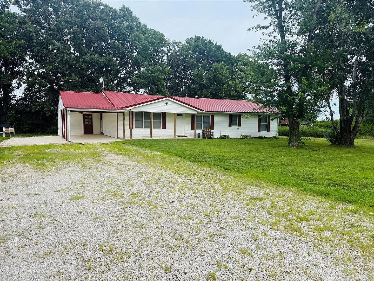 3 Bedroom 2 Bath home in Edgar Springs — Photo 3