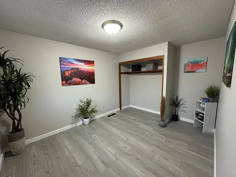 322 S Washington St — Photo 15