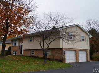5520 Juniper Ln, Orefield, PA 18069