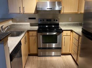 10721 Valley View Rd UNIT B303, Bothell, WA 98011