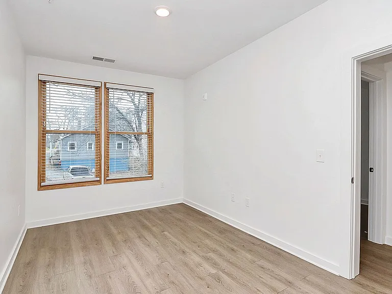 Millhouse — Photo 62