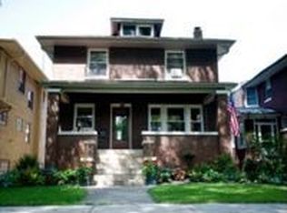 719 S Humphrey Ave, Oak Park, IL 60304