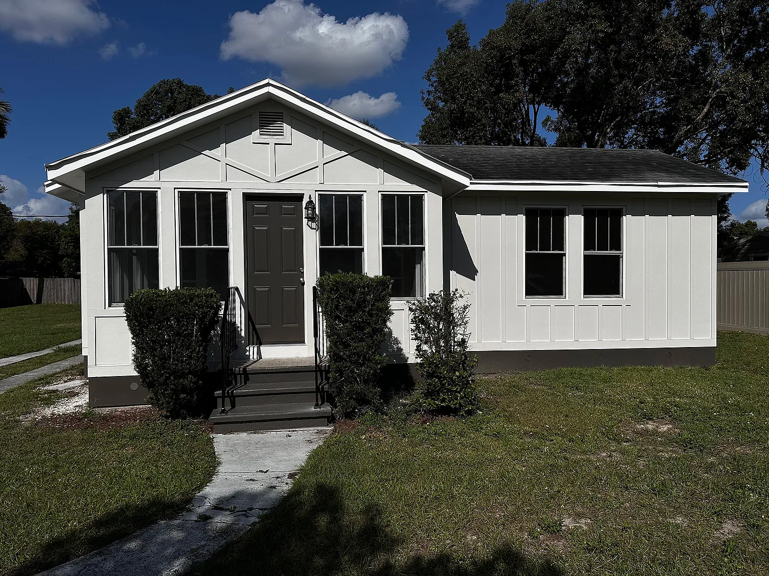 2 bed, 983 sqft, $1,685 — Photo 2