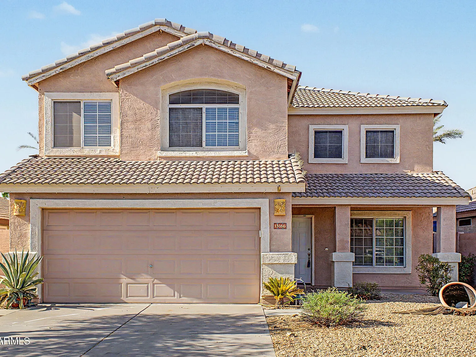 3 bed, 2.5 bath, 2068 sqft, $2,068 — Photo 2