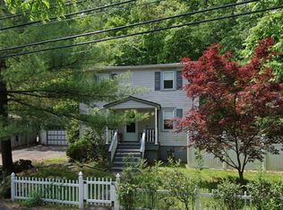 406 Christian Herald Rd, Valley Cottage, NY 10989