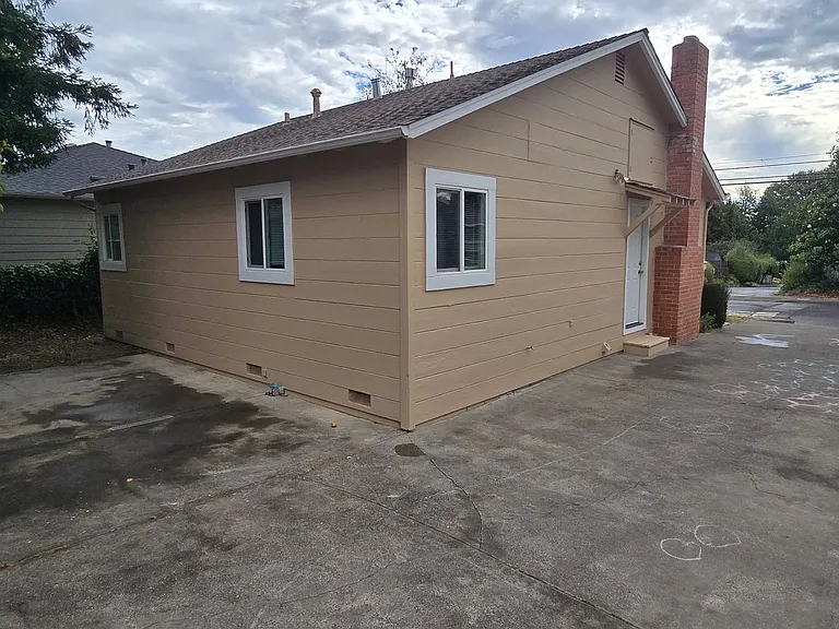 778 Litchfield Ave — Photo 2
