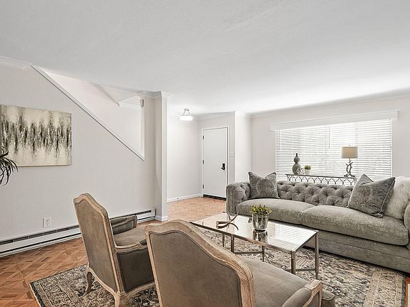 4th image of 1008 El Camino Real APT 6