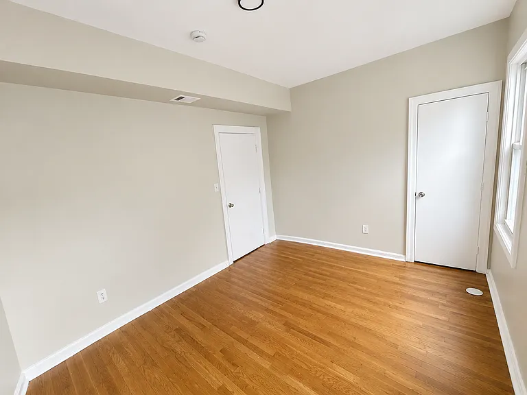 114 Lyons Ave #2 — Photo 17