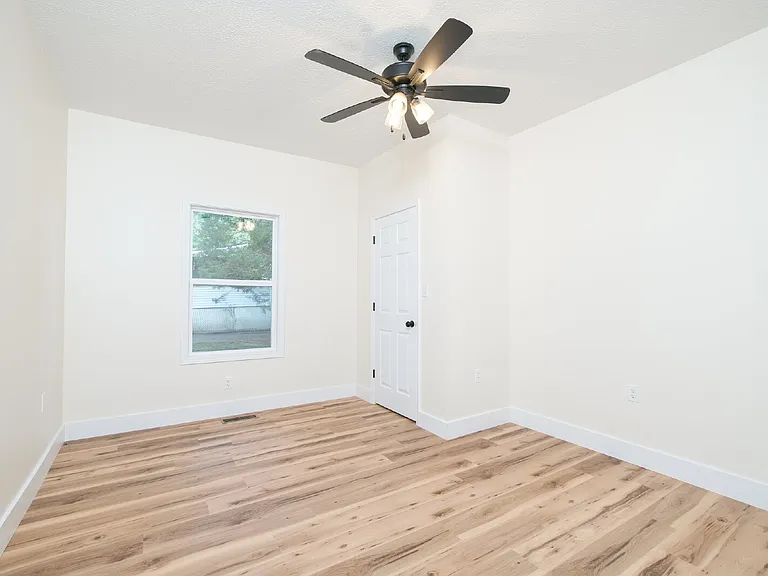 2915 Sidonia Rd — Photo 15