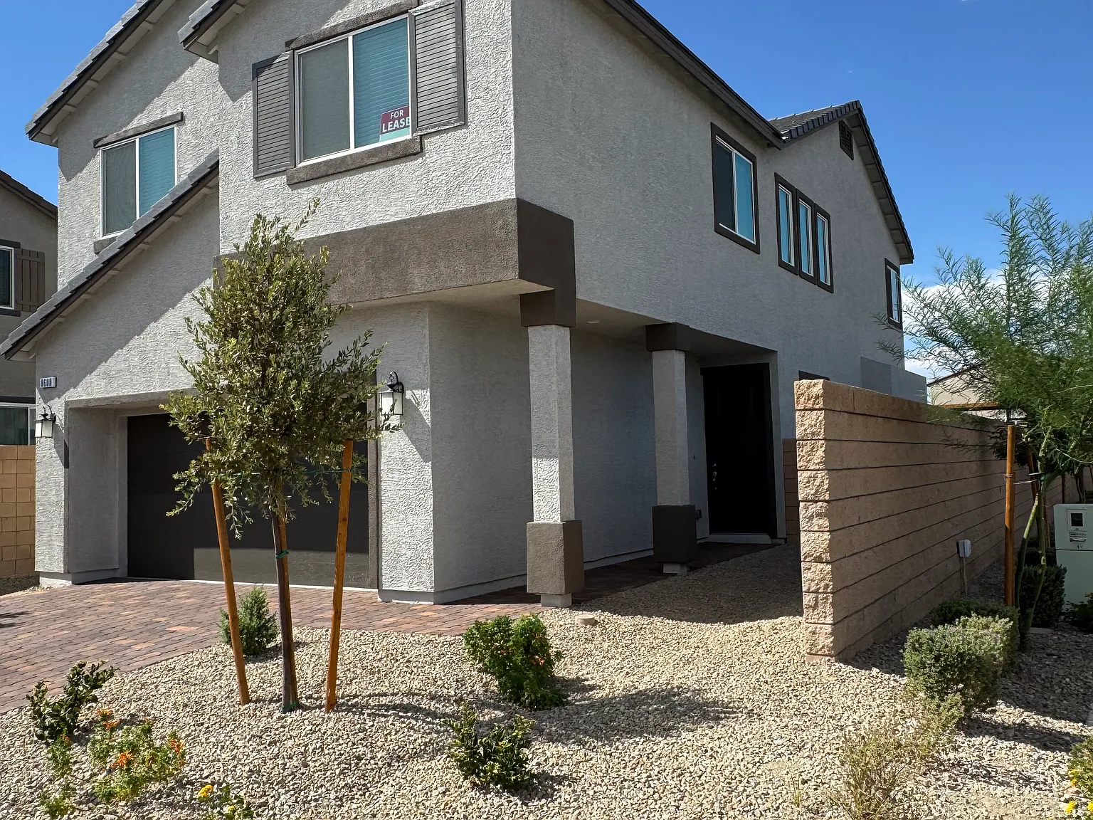 4 bed, 2.5 bath, 2038 sqft, $3,400 — Photo 2