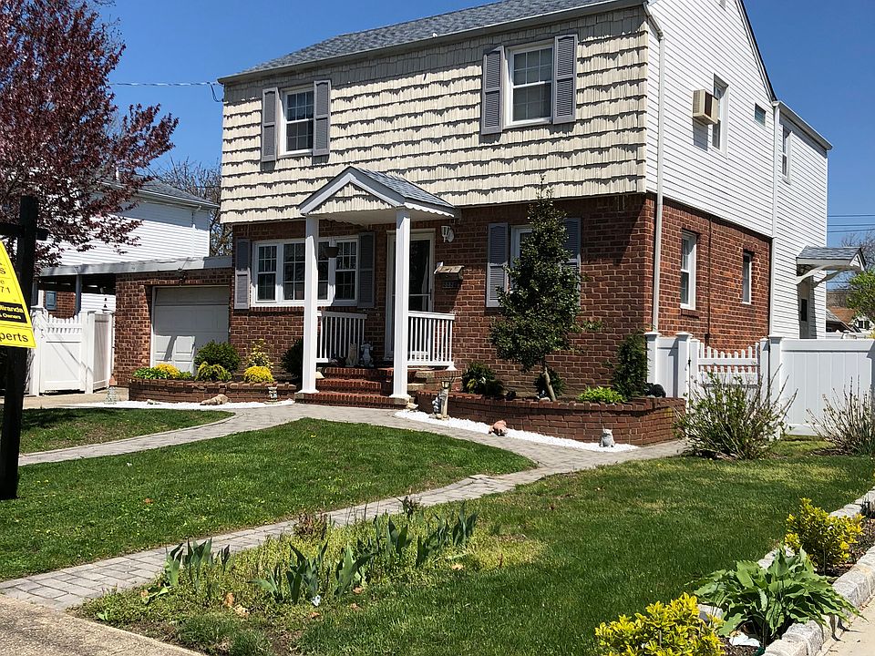 2nd image of 2225 2nd St