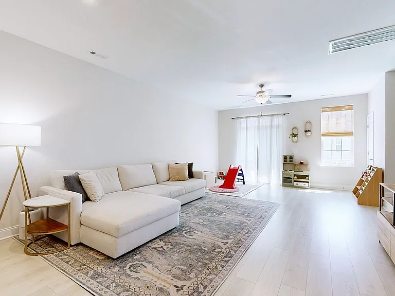 719 Chard Ln — Photo 6