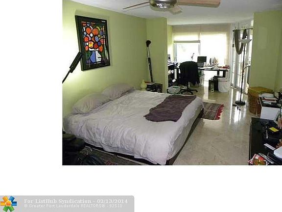 5th image of 3980 Oaks Clubhouse Dr APT 205