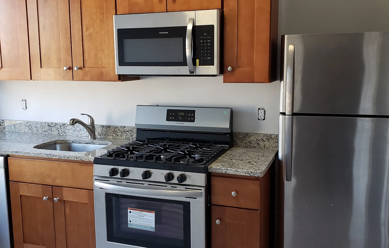 4 bed, 1.5 bath, 1550 sqft, $4,800 — Photo 3