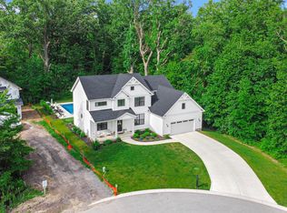 18 Blue Grass Way, Chesterton, IN 46304