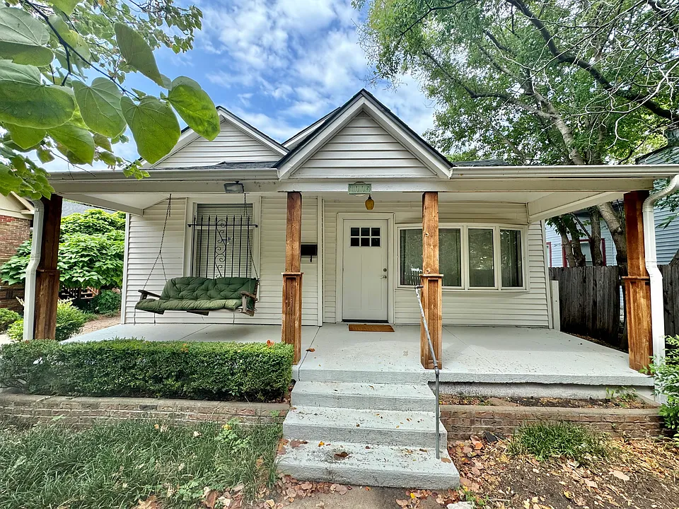 1005 N Waco Ave