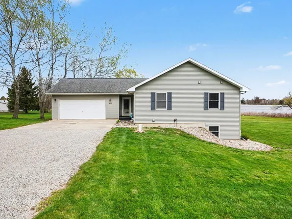 3520 W Lake Dr, Sears, MI 49679