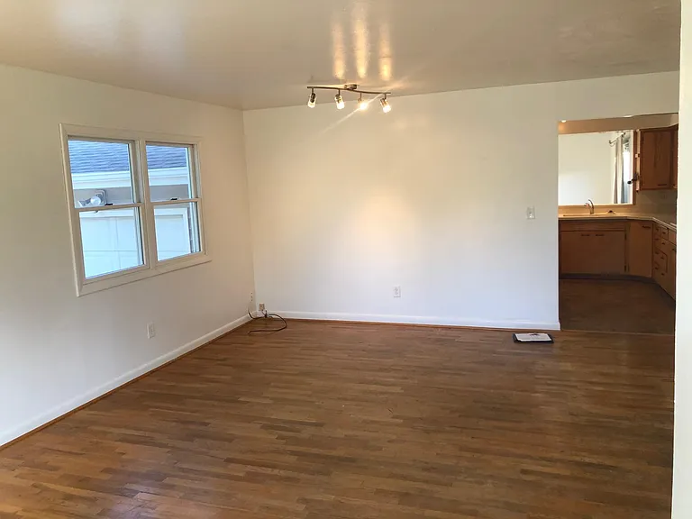 1412 Avenue D — Photo 11