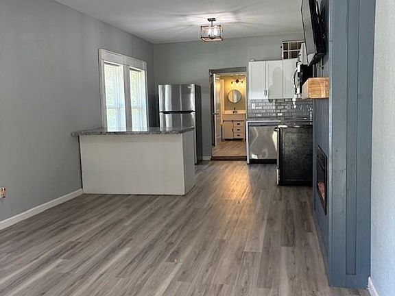 2nd image of 717 N Washington St