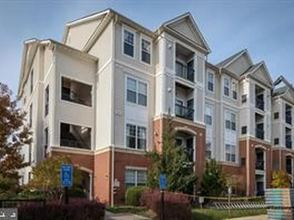 11350 Aristotle Dr #7-304, Fairfax, VA 22030