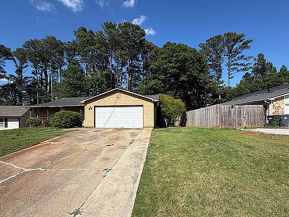 2nd image of 2283 New Castle Cir