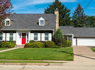 1840 S Grandview Ave, Dubuque, IA 52003