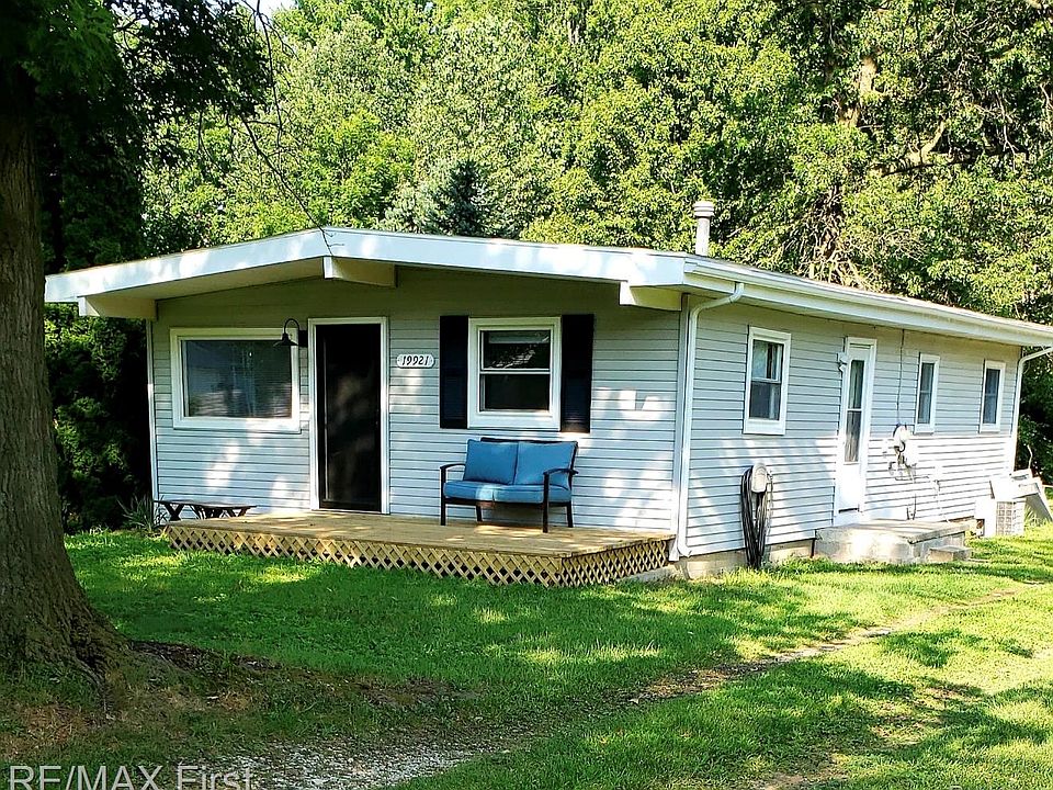 1st image of 19921 Crandell Ct