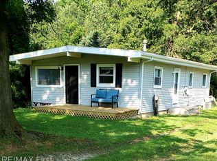 19921 Crandell Ct, Belleville, MI 48111