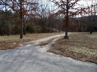 200 Hunters Pointe St, Kirbyville, MO 65679