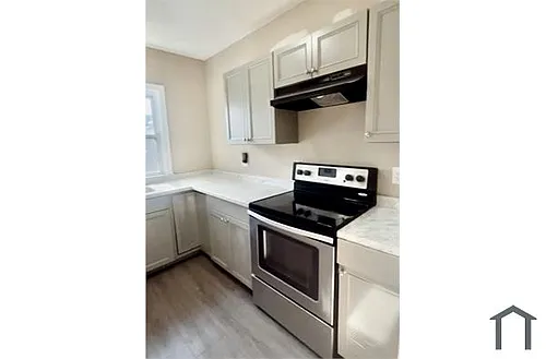 94 Chatham St Photo 1