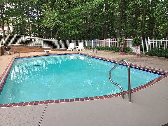 4th image of 138 Mission Walk Ct