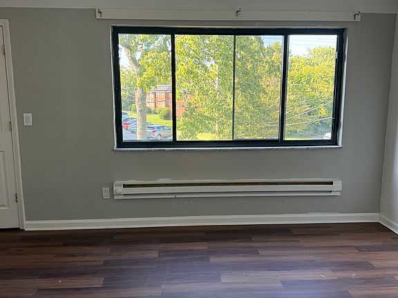 2nd image of 2613 Chesterfield Ct #4