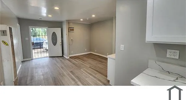 2 bed, 640 sqft, $2,300 — Photo 3