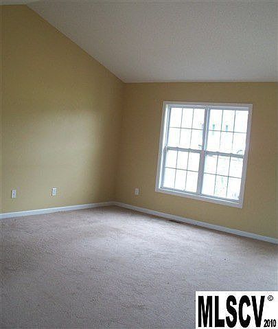 2nd image of 5019 Gateway Dr