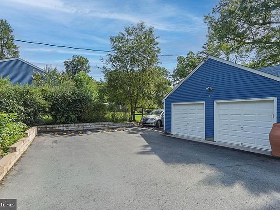 3rd image of 35 Blue Ridge Rd