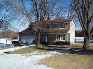 1969 Carrier Rd, Palo, IA 52324