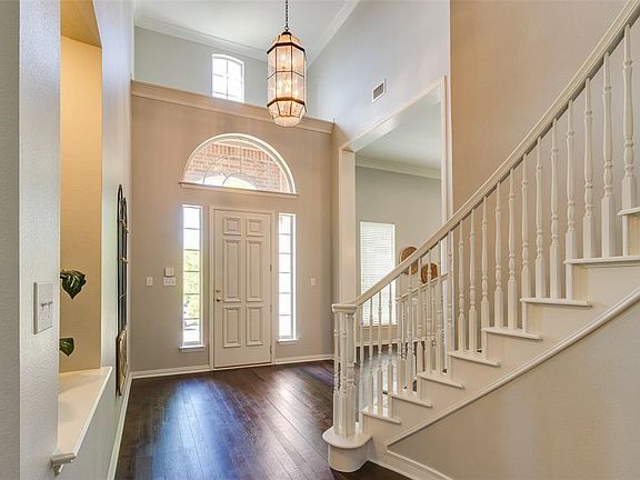 5th image of 3384 Castlewood Blvd