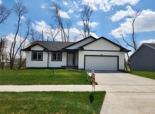 1821 Shady Grove Rd SW, Cedar Rapids, IA 52404
