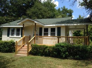 108 Riley Rd N, Hodges, SC 29653