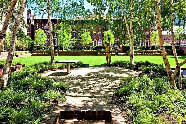 Rented by Compass | media 24