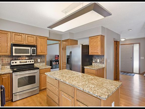 3rd image of 1108 Emerson Ct