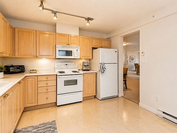 5th image of 33065 Mill Lake Rd #406